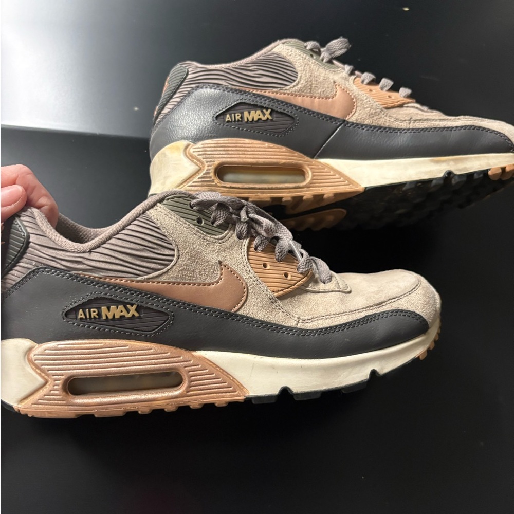 Nike Air Max women Sneakers size 10 rare color way sold out